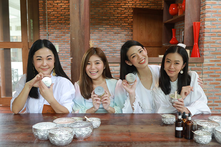 Beauty News, ปฐม, Patom, แบรนด์ไทย, ออร์แกนิก, ผลิตภัณฑ์ออร์แกนิก, แชมพู, ครีมนวด, เจลอาบน้ำ, บอดี้โลชั่น, ปฐมออร์แกนิกลีฟวิ่ง, Patom Organic Living, สวนสามพราน