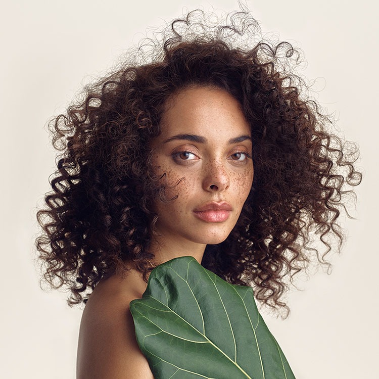 Beauty News, Aveda, 100% Vegan, วีแกน 100%, รักษ์โลก, ไม่ทดลองกกับสัตว์, ไม่ใช้ส่วนผสมจากสัตว์, ผลิตภัณฑ์ผมคุณภาพสูง, แบรนด์ผลิตภัณฑ์ผม, luxury, high-end, แบรนด์สกินแคร์, จากธรรมชาติ, สกัดจากพืช, ลดการใช้คาร์บอน