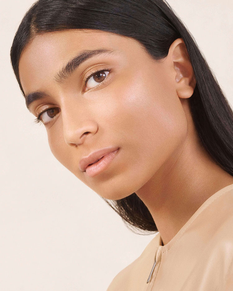 Beauty News, Givenchy Beauty, Givenchy, Prisme Libre Skin-Caring Glow Foundation, รองพื้น, ออกใหม่, รองพื้นงานผิว, รองพื้นผิวโกลว, รองพื้นผิวสวย, เปล่งประกาย, เทพแห่งแสง, รองพื้นใหม่, คอลเลคชั่นใหม่