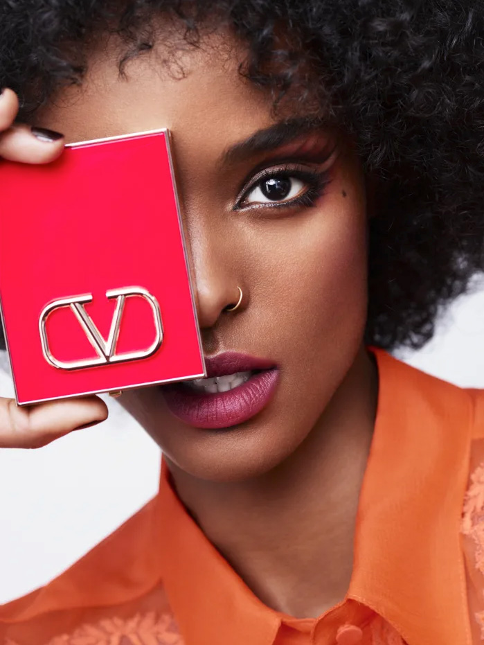 Beauty News, Valentino, Valentino Beauty, Valentino Makeup, วาเลนติโน่, เมคอัพ, เครื่องสำอาง, ลอนช์, ออกใหม่, ไลน์ใหม่, ผลิตภัณฑ์, L’Oréal, คอลเลคชั่นใหม่, รองพื้น, คุชชุ่น, ลิปสติก, บลัชออน, อายแชโดว์, มาสคาร่า, บลัชออน, ไฮไลท์, บรอนเซอร์