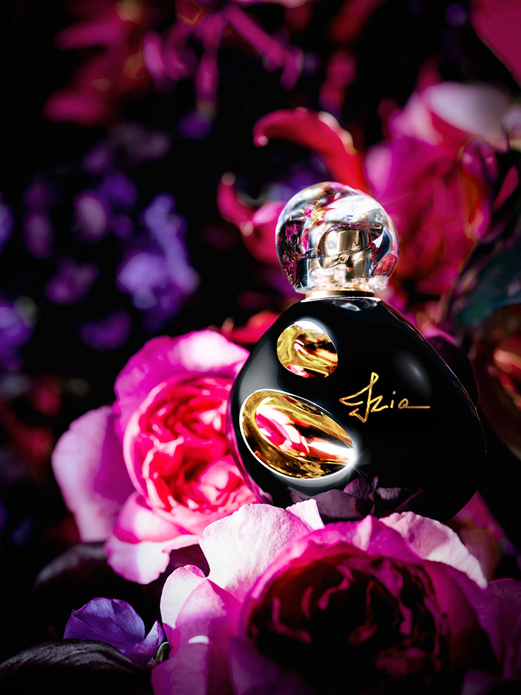 Beauty News, Sisley, Izia La Nuit, น้ำหอม, ออกใหม่, กลับมาอีกครั้ง, อิเซียลานุย, Isabelle d'Ornano, ซิสเลย์, คอลเลคชั่นใหม่, มาใหม่, ออกอีกครั้ง, กลิ่นกุหลาบ, เย้ายวน, น่าค้นหา