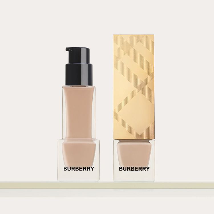 Beauty News, Burberry, Burberry Beauty, Ultimate Glow Foundation, Ultimate Glow Cushion, รองพื้นใหม่, คุชชั่นใหม่, คอลเลคชั่นใหม่, งานผิว, ไอเทมใหม่, ออกใหม่, มาใหม่, รองพื้น, คุชชั่น, ราคา, เท่าไร