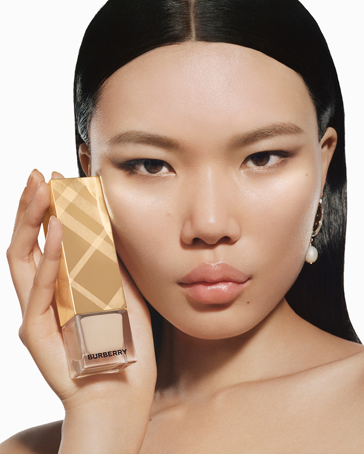 Beauty News, Burberry, Burberry Beauty, Ultimate Glow Foundation, Ultimate Glow Cushion, รองพื้นใหม่, คุชชั่นใหม่, คอลเลคชั่นใหม่, งานผิว, ไอเทมใหม่, ออกใหม่, มาใหม่, รองพื้น, คุชชั่น, ราคา, เท่าไร