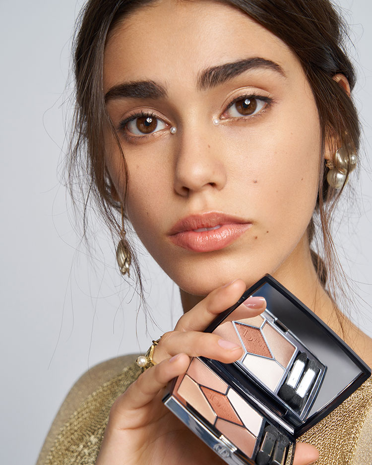 Beauty News, Dior, Dior Makeup, 2022 Cruise Collection, ปีเตอร์ ฟิลิปส์, มาเรีย กราเซีย ชิอูริ, 5 Couleurs Couture, Limited Edition, Dior Cruise 2022, เมคอัพลุค, เทรนด์เมคอัพ, พาเลท, อายแชโดว์พาเลท, แต่งตา, แต่งหน้า, dior.com, shop.dior.co.th