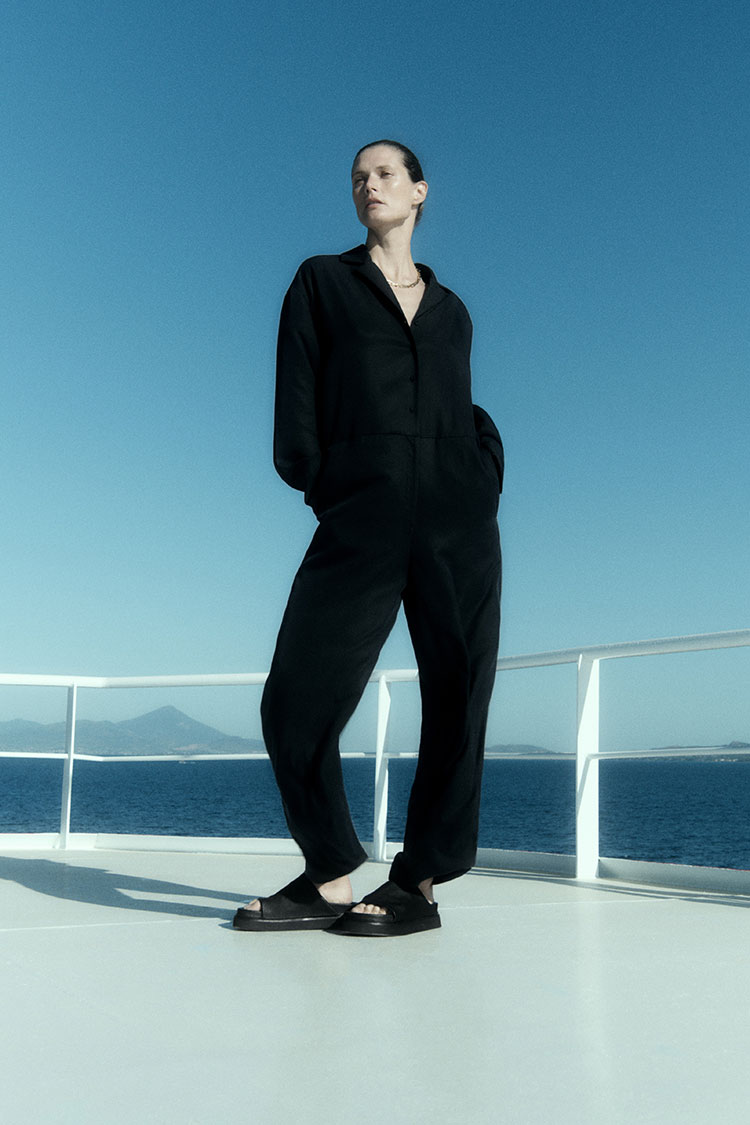 Fashion News, COS, Summer 2021, ชุดไปทะเล, เสื้อผ้าผู้หญิง, เสื้อผ้าผู้ชาย, ชุดสบายๆ, หลวมๆ, มินิมอลลิสต์, ออกใหม่, มาใหม่, ชุดว่ายน้ำ, รองเท้าแตะ, เสื้อเชิ้ต, เดรสเชิ้ต, กางเกงลำลอง, กางเกงหลวมๆ