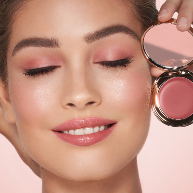 Beauty News, Charlotte Tilbury, Pillow Talk Lip Cheek Glow, คอลเลคชั่นใหม่, ออกใหม่, มาใหม่, บลัชออน, เนื้อครีม, ลิปครีม, สีเป็นธรรมชาติ, Colour of Dreams, Colour of Passion
