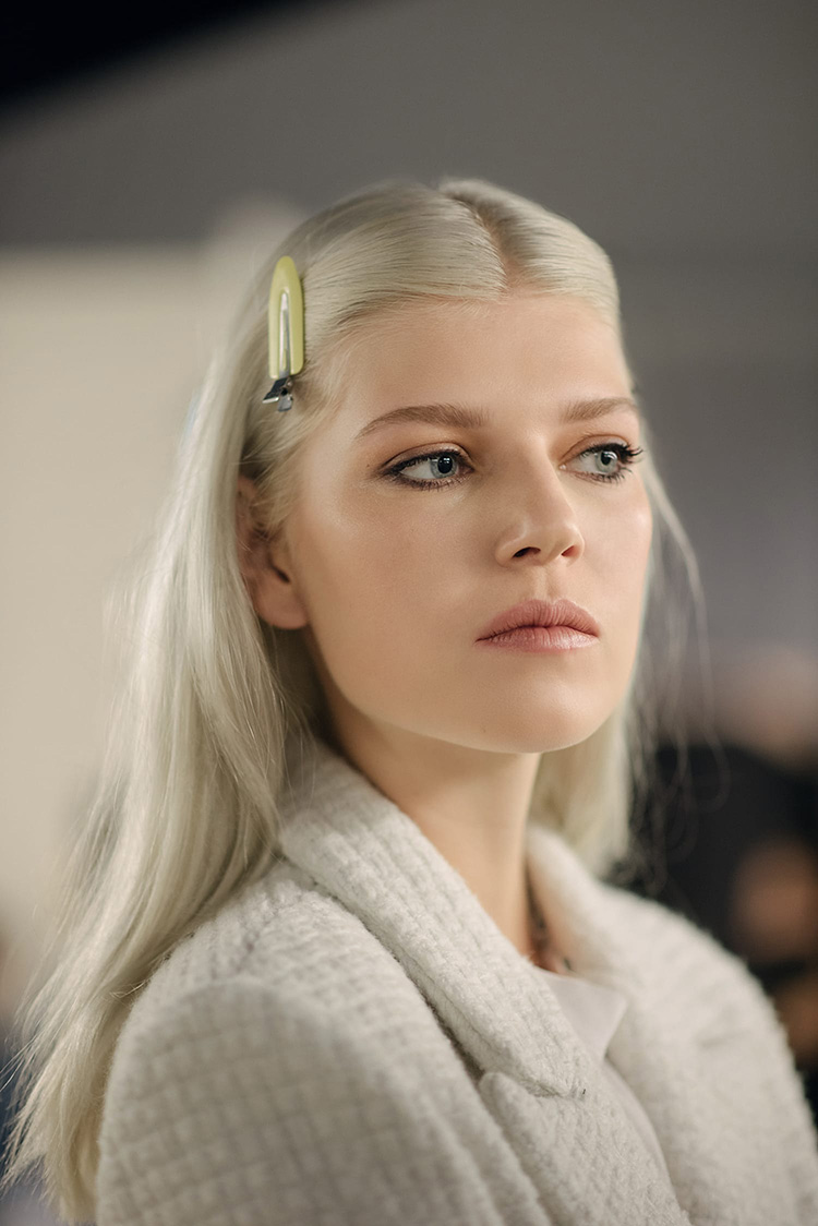 Beauty News, CHANEL, CHANEL Makeup, Spring/Summer 2022 Ready-To-Wear, Backstage, เมคอัพลุค, แต่งหน้า, โชว์, แบ็คสเตจ, รันเวย์, งานเมคอัพ, ลุค, SS22