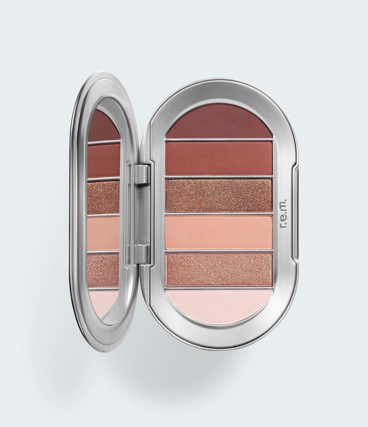 Beauty News, r.e.m. beauty, Ariana Grande, แบรนด์ใหม่, เครื่องสำอาง, เมคอัพ, แต่งหน้า, นักร้อง, แม่ค้า, คอลเลคชั่นใหม่, แบรนด์มาใหม่, ลอนช์, อายแชโดว์พาเลท, ลิปสติก, ลิปกลอส, อายแชโดว์, อายไลเนอร์, ไฮไลท์, ราคา, เท่าไร