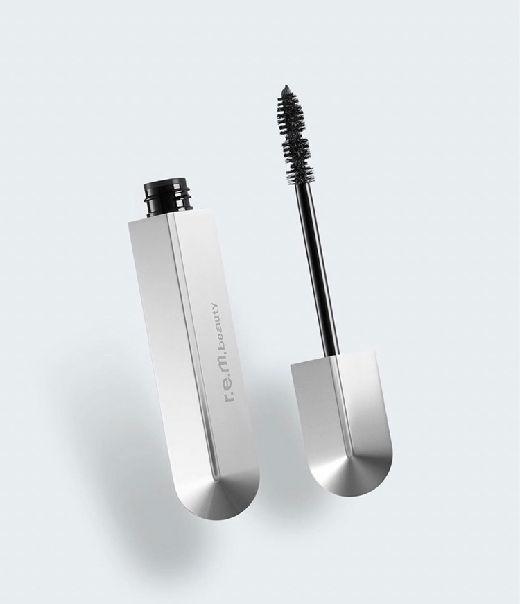 Beauty News, r.e.m. beauty, Ariana Grande, แบรนด์ใหม่, เครื่องสำอาง, เมคอัพ, แต่งหน้า, นักร้อง, แม่ค้า, คอลเลคชั่นใหม่, แบรนด์มาใหม่, ลอนช์, อายแชโดว์พาเลท, ลิปสติก, ลิปกลอส, อายแชโดว์, อายไลเนอร์, ไฮไลท์, ราคา, เท่าไร