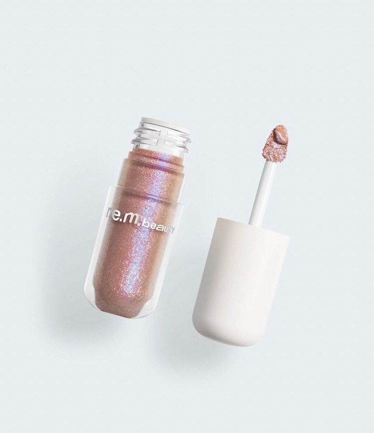 Beauty News, r.e.m. beauty, Ariana Grande, แบรนด์ใหม่, เครื่องสำอาง, เมคอัพ, แต่งหน้า, นักร้อง, แม่ค้า, คอลเลคชั่นใหม่, แบรนด์มาใหม่, ลอนช์, อายแชโดว์พาเลท, ลิปสติก, ลิปกลอส, อายแชโดว์, อายไลเนอร์, ไฮไลท์, ราคา, เท่าไร