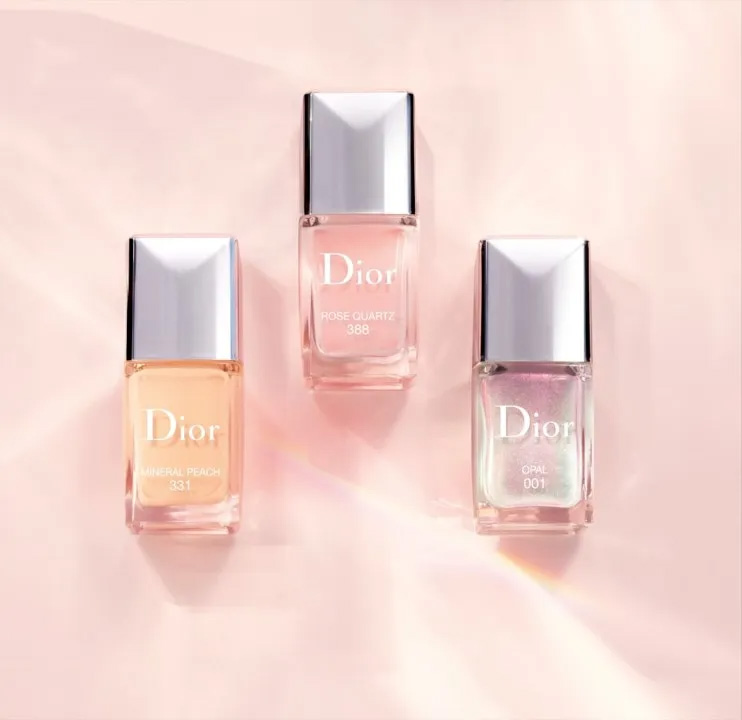 Beauty News, Dior, Dior Makeup, Spring 2022, คอลเลคชั่นใหม่, ออกใหม่, มาใหม่, อายแชโดว์พาเลท, ลิปสติก, ลิปกลอส, บลัชสติ๊ก, น้ำยาทาเล็บ, 3 Couleurs Tri(o)blique, Dior Stick Glow, Dior Forever Cushion Powder, Dior Addict Lip Maximizer, Rouge Dior, Dior Vernis