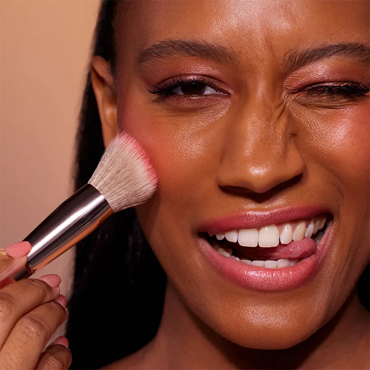 Beauty News, Huda Beauty, Cheeky Tint Blush Stick, คอลเลคชั่นใหม่, ออกใหม่, บลัชออน, เนื้อครีม, ครีมสติ๊ก, บลัชสติ๊ก, ลิปแอนด์ชีค, Lip and Cheek Tint, แก้มฉ่ำ, ผิวโกลว, หน้าวาว, ปัดแก้ม, บลัชทินท์