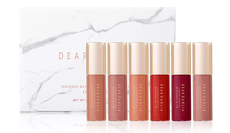 Beauty Items, Lipstick, ลิปสติก, เนื้อแมทท์, ลิปใหม่, สูตรใหม่, ออกใหม่, คอลเลคชั่นใหม่, ปากแมทท์, ปากไม่แห้ง, เบาสบาย, สีสวยชัด, เม็ดสีเข้มข้น, M·A·C Powder Kiss Velvet Blur Slim Lipstick, Rare Beauty Kind Words Matte Lipstick, Dior Rouge Dior Forever Transfer-Proof Lipstick, Chanel Rouge Allure Ink, Givenchy Pink Collection Le Rouge Sheer Velvet Matte Lipstick, Gucci Rouge à Lèvres Liquide Mat, Make Up For Ever Rouge Artist For Ever Matte 24HR Longwear Liquid Lipstick, Dear Dahlia Sensuous Matte Lip Suit Mini Collection, YSL Rouge Pur Couture The Slim Velvet Radical