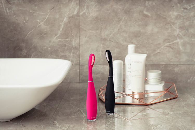 Beauty News, FOREO, ISSA 3, ISSA mini 3, แกดเจ็ต, ใหม่, แปรงสีฟัน, แปรงสีฟันซิลิโคน, แปรงสีฟันไฟฟ้า, แปรงสีฟันอัจฉริยะ, ออกใหม่, คอลเลคชั่นใหม่, ราคา, เท่าไร, ขายที่ไหน