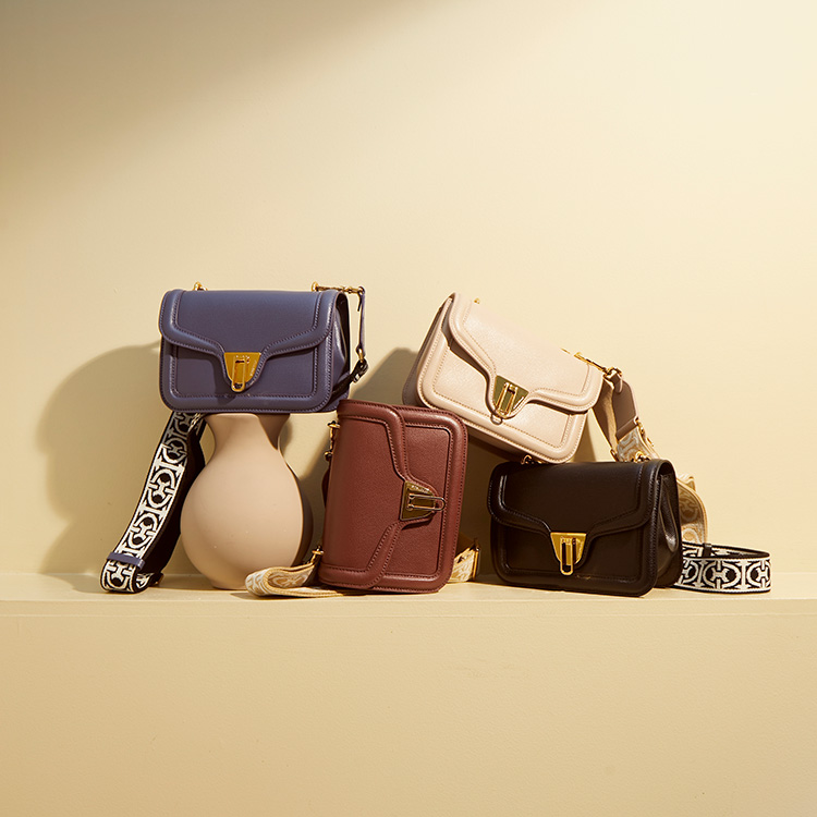 Fashion News, Coccinelle, Marvin, Marvin Twist, Special Edition, Fall/Winter 2022, ออกใหม่, คอลเลคชั่นใหม่, ออกใหม่, มาใหม่, Limited Edition, สีดำ, สีแดงเข้ม, สีน้ำเงิน, สีชมพูอ่อน