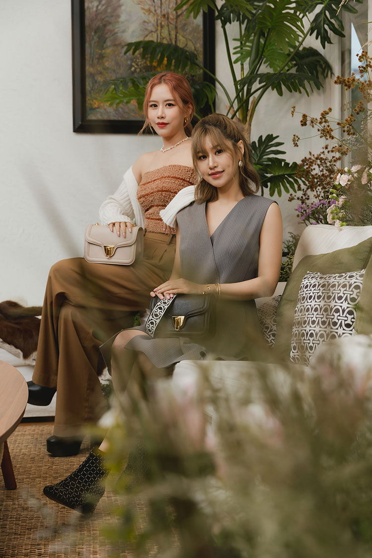 Fashion News, Coccinelle, Marvin, Marvin Twist, Special Edition, Fall/Winter 2022, ออกใหม่, คอลเลคชั่นใหม่, ออกใหม่, มาใหม่, Limited Edition, สีดำ, สีแดงเข้ม, สีน้ำเงิน, สีชมพูอ่อน