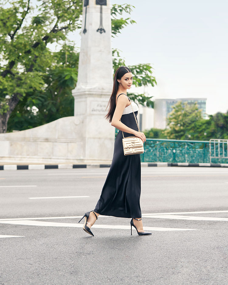 Fashion News, JIMMY CHOO, Varenne Avenue, กระเป๋า, ซีรีส์ใหม่, รุ่นใหม่, ออกใหม่, มาใหมา, กระเป๋าสะพาย, Shoulder Bag, City Is Your Playground, วุ้นเส้น วิริฒิพา, อแมนด้า ชาลิสา ออบดัม, เดียร์น่า ฟลีโป, มิ้นต์ ชาลิดา, กวาง-วรรณปิยะ, กวาง เดอะเฟซ