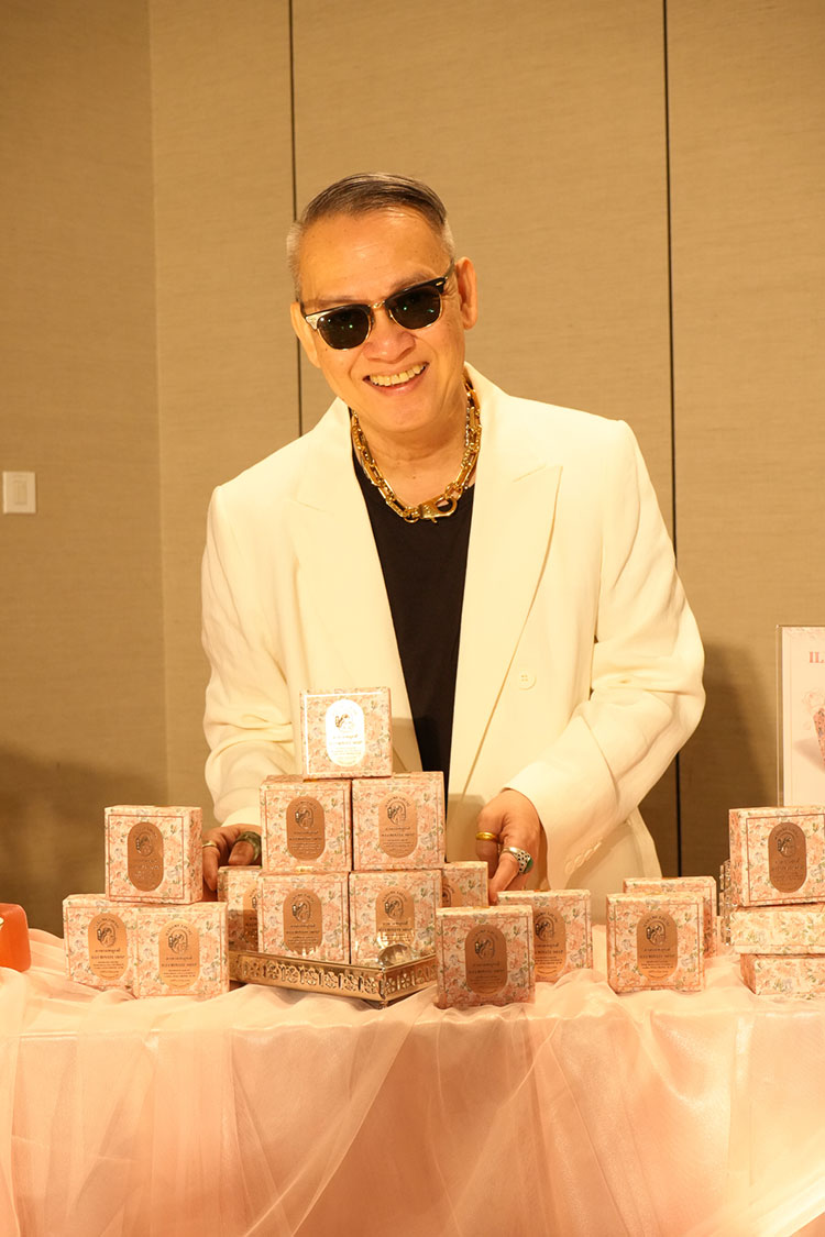 Beauty News, มาดามหลุยส์, Madame Louise, The Original Glycerin Soap, อิลลูมิเนท โซพ, โรส ไดมอนด์, ILLUMINATE SOAP, ROSE DIAMOND, ย้อนอายุผิว, สบู่มาดามหลุยส์, หลุยส์ เตชะอุบล, บริษัท ไทรทัน โฮลดิ้ง จำกัด (มหาชน), ปอย ตรีชฎา เพชรรัตน์, พรีเซ็นเตอร์, สบู่พรีเมียม, ใหม่, สูตรใหม่