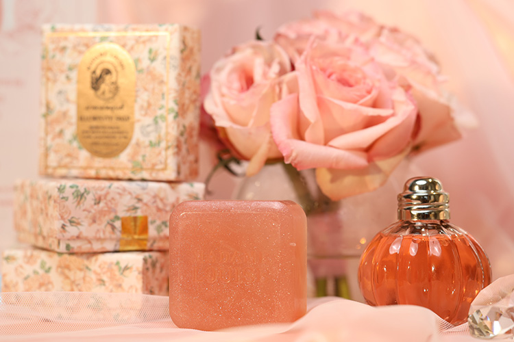 Beauty News, มาดามหลุยส์, Madame Louise, The Original Glycerin Soap, อิลลูมิเนท โซพ, โรส ไดมอนด์, ILLUMINATE SOAP, ROSE DIAMOND, ย้อนอายุผิว, สบู่มาดามหลุยส์, หลุยส์ เตชะอุบล, บริษัท ไทรทัน โฮลดิ้ง จำกัด (มหาชน), ปอย ตรีชฎา เพชรรัตน์, พรีเซ็นเตอร์, สบู่พรีเมียม, ใหม่, สูตรใหม่