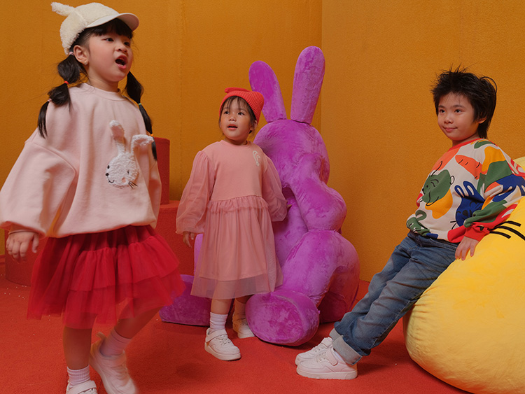 Fashion News, H&M, CYN 2023, คอลเลคชั่นตรุษจีน 2023, คอลเลคชั่นใหม่, ออกใหม่, มาใหม่, เสื้อผ้าใหม่, ชุดใหม่, เสื้อผ้าเด็ก, เสื้อผ้าผู้หญิง, เสื้อผ้าผู้ชาย, ต้อนรับปีใหม่, ชุดสีแดง, แคมเปญ, Lunar New Year 2023