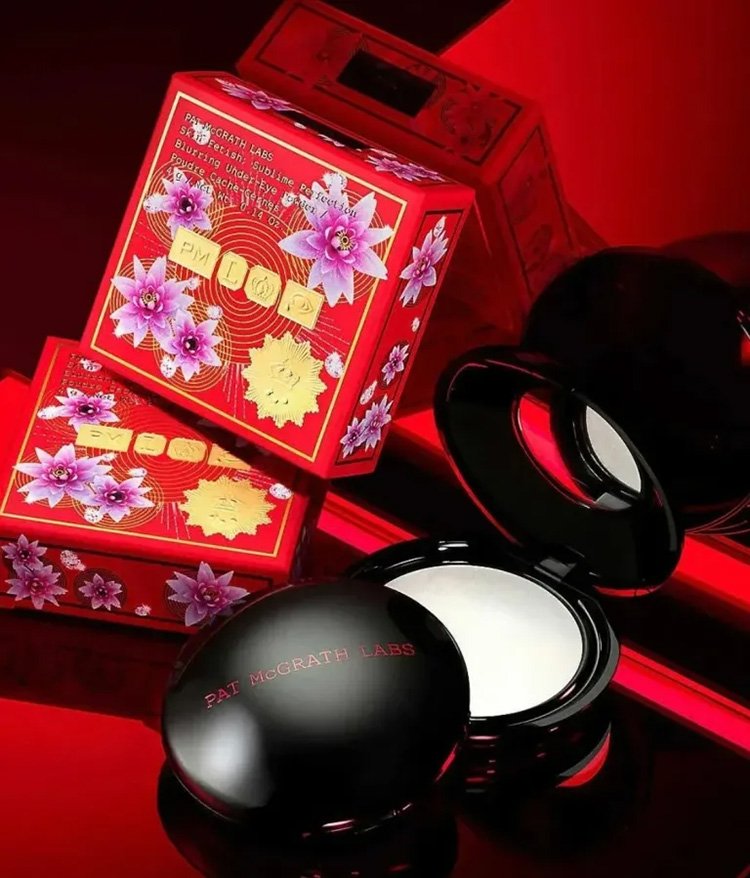 Beauty News, Pat McGrath, Pat McGrath LABS, The New Year Collection, คอลเลคชั่นใหม่, คอลเลคชั่นตรุษจีน, 2023, Lunar New Year 2023, อายแชโดว์พาเลท, Limited Edition Venus in Fleurs Luxe Quad: Voyeuristic Vixen, แป้ง, Limited Edition Skin Fetish: Sublime Perfection Blurring Under-Eye Powder, ลิปสติก, Limited Edition MatteTrance Lipstick, ราคา, เท่าไร