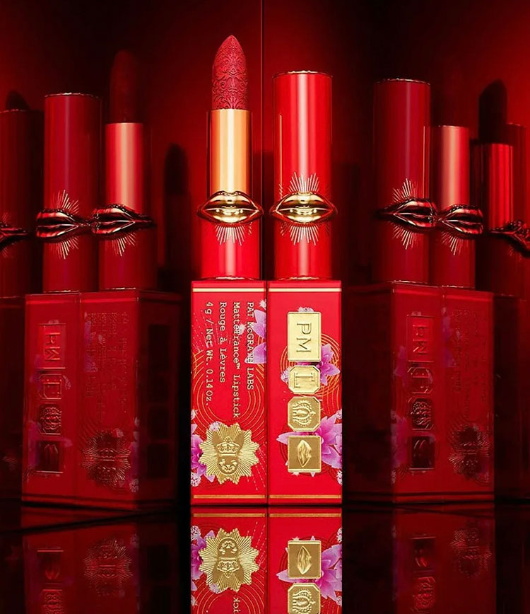 Beauty News, Pat McGrath, Pat McGrath LABS, The New Year Collection, คอลเลคชั่นใหม่, คอลเลคชั่นตรุษจีน, 2023, Lunar New Year 2023, อายแชโดว์พาเลท, Limited Edition Venus in Fleurs Luxe Quad: Voyeuristic Vixen, แป้ง, Limited Edition Skin Fetish: Sublime Perfection Blurring Under-Eye Powder, ลิปสติก, Limited Edition MatteTrance Lipstick, ราคา, เท่าไร