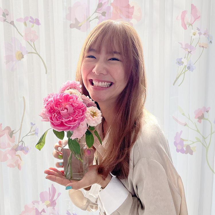 Beauty News, Dior Beauty, LINE Sticker, ไลน์สติ๊กเกอร์, Miss Dior, ดาวน์โหลด, เต้ย จรินพร, วาเลนไทน์, ความรัก, น้ำหอม, เทศกาล