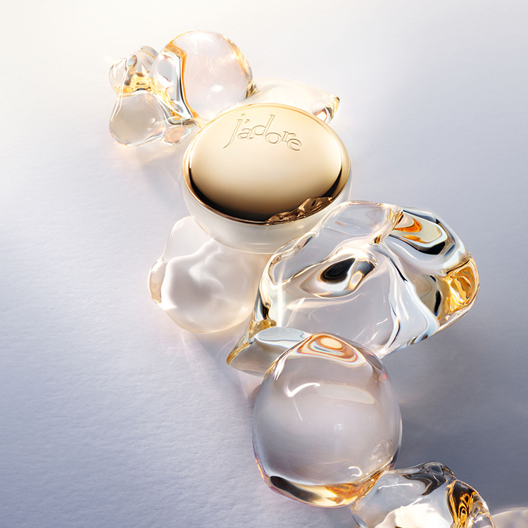 Beauty News, Dior, Dior Beauty, J’ADORE, J’ADORE LES ADORABLES, J’adore Parfum d’eau, คอลเลคชั่นใหม่, ผลิตภัณฑ์ดูแลผิวกาย, ครีมบำรุงผิว, สครับผิว, เจลลงผิว, ชิมเมอร์, ผงทองคำ, ผิวโกลว, น้ำหอม, กลิ่นหอม, ตัวหอม