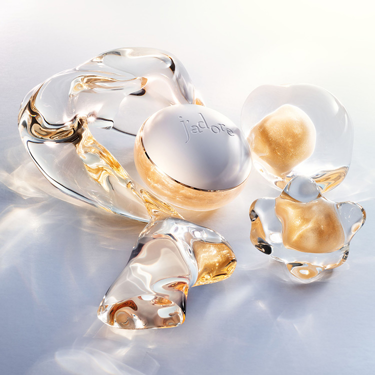 Beauty News, Dior, Dior Beauty, J’ADORE, J’ADORE LES ADORABLES, J’adore Parfum d’eau, คอลเลคชั่นใหม่, ผลิตภัณฑ์ดูแลผิวกาย, ครีมบำรุงผิว, สครับผิว, เจลลงผิว, ชิมเมอร์, ผงทองคำ, ผิวโกลว, น้ำหอม, กลิ่นหอม, ตัวหอม