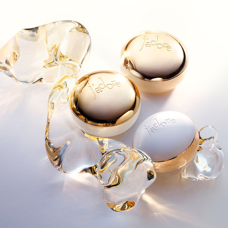 Beauty News, Dior, Dior Beauty, J’ADORE, J’ADORE LES ADORABLES, J’adore Parfum d’eau, คอลเลคชั่นใหม่, ผลิตภัณฑ์ดูแลผิวกาย, ครีมบำรุงผิว, สครับผิว, เจลลงผิว, ชิมเมอร์, ผงทองคำ, ผิวโกลว, น้ำหอม, กลิ่นหอม, ตัวหอม