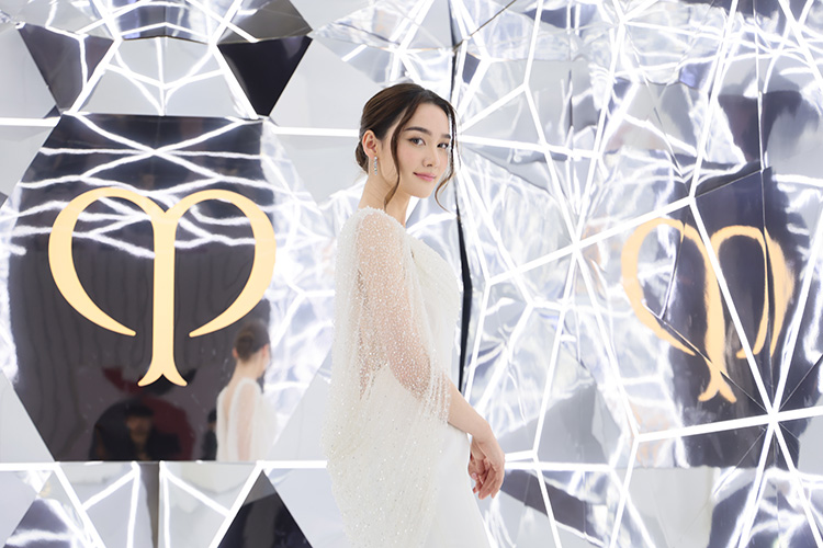 Beauty News, Clé de Peau Beauté, เคลย์ เดอ โป โบเต้, แบรนด์ญี่ปุ่น, ความงาม, Concentrated Brightening Serum, UV Protective Cream SPF50+/PA++++, Protective Lip Treatment SPF30+/PA+++, Mr.Kiyoshi Sato, เดียร์น่า ฟลีโป, Clé de Peau Beauté Thailand Brand Influencer, คุณปาริชาติ วีระเสถียร, กรรมการผู้จัดการ, บริษัท ชิเซโด้ (ไทยแลนด์) จำกัด