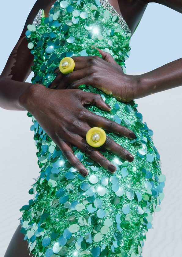 Fashion News, H&M, Innovation Stories, คอลเลคชั่นใหม่, ออกใหม่, วัสดุเพื่อความยั่งยืน, รีไซเคิล, เสื้อผ้า, ชุด, ผู้หญิง, เดรส, เลื่อม, ลูกปัด, เครื่องประดับ