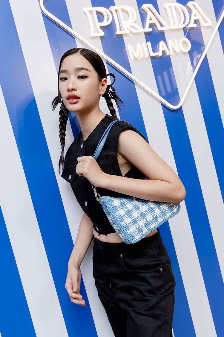 Fashion News, Prada, Prada Tropico, ป๊อปอัพสโตร์, Hall of Fame, สยามพารากอน, กรุงเทพฯ, คอลเลคชั่นใหม่, คอลเลคชั่นพิเศษ, กระเป๋า Raffia, กระเป๋า Re-Edition, รองเท้า, เสื้อผ้า, หมวก