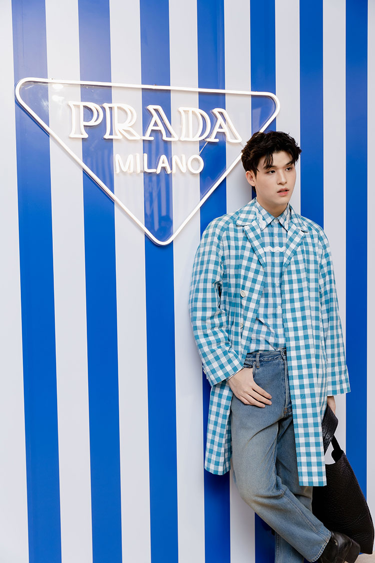Fashion News, Prada, Prada Tropico, ป๊อปอัพสโตร์, Hall of Fame, สยามพารากอน, กรุงเทพฯ, คอลเลคชั่นใหม่, คอลเลคชั่นพิเศษ, กระเป๋า Raffia, กระเป๋า Re-Edition, รองเท้า, เสื้อผ้า, หมวก