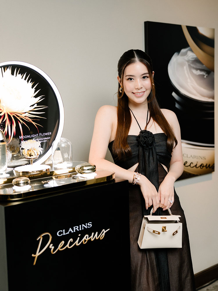 Beauty News, Clarins, คลาแรงส์, Precious, สกินแคร์, ความงาม, ประเทศฝรั่งเศส, cmg, เซ็นทรัล มาร์เก็ตติ้ง กรุ๊ป, Moonlight Flower, แพท - ภิรญา สิงหะ, Clarins Muse, Clarins Precious, ราคา, เท่าไร