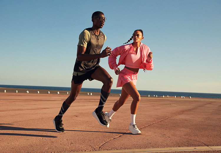 Fashion News, H&M, H&M Move, สปอร์ตแวร์, Running and Outdoor Training Collection, ชุดออกกำลังกาย, ชุดกีฬา, สายแฟชั่น, ชุดสวย, ออกกำลังกายได้จริง, เทคโนโลยี, DryMove, ShapeMove