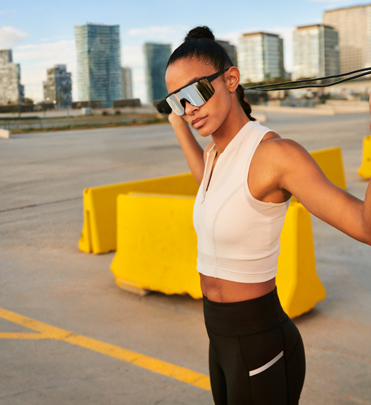 Fashion News, H&M, H&M Move, สปอร์ตแวร์, Running and Outdoor Training Collection, ชุดออกกำลังกาย, ชุดกีฬา, สายแฟชั่น, ชุดสวย, ออกกำลังกายได้จริง, เทคโนโลยี, DryMove, ShapeMove