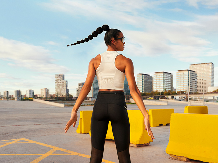 Fashion News, H&M, H&M Move, สปอร์ตแวร์, Running and Outdoor Training Collection, ชุดออกกำลังกาย, ชุดกีฬา, สายแฟชั่น, ชุดสวย, ออกกำลังกายได้จริง, เทคโนโลยี, DryMove, ShapeMove