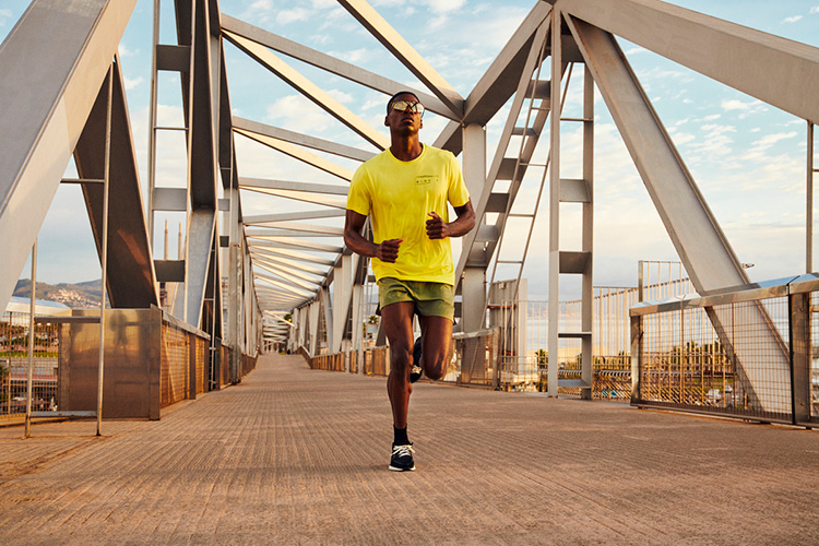 Fashion News, H&M, H&M Move, สปอร์ตแวร์, Running and Outdoor Training Collection, ชุดออกกำลังกาย, ชุดกีฬา, สายแฟชั่น, ชุดสวย, ออกกำลังกายได้จริง, เทคโนโลยี, DryMove, ShapeMove