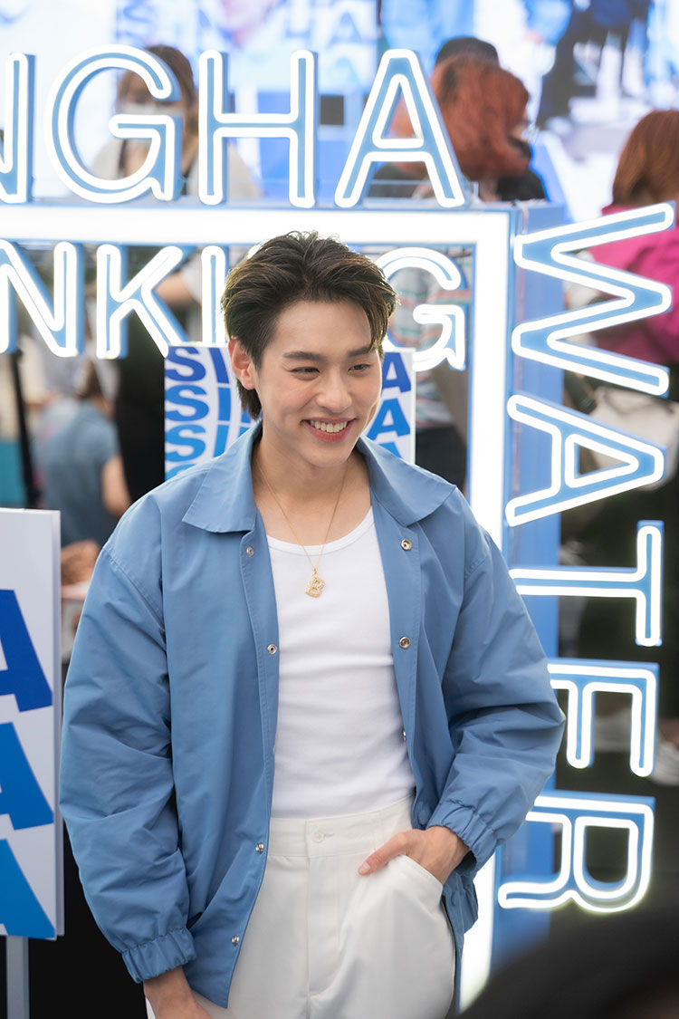 Lifestyle News, น้ำดื่มสิงห์, Singha Drinking Water, Billkin, บิวกิ้น พุฒิพงศ์, พุฒิพงศ์ อัสสรัตนกุล, พรีเซ็นเตอร์, อีเวนท์, สยาม, พาร์ค พารากอน, น้ำดื่มสะอาดน้ำดื่มสิงห์, Smart Micro Filter