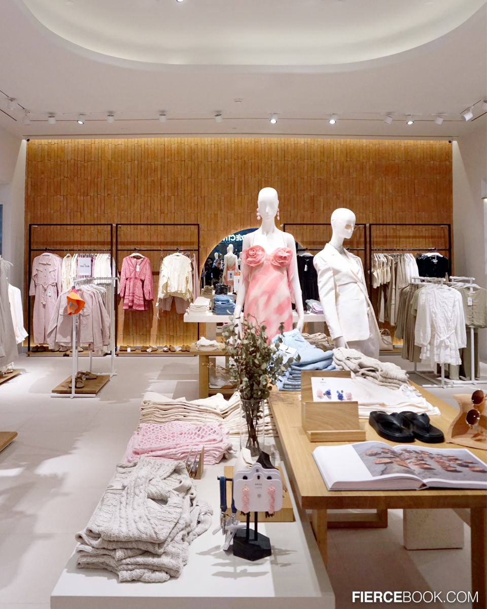 Fashion, MANGO,เซ็นทรัลเวิลด์, review, คอนเซ็ปต์สโตร์, คอลเลคชั่นใหม่, Spring/Summer 2023, เสื้อผ้า, กระเป๋า, รองเท้า, แอคเซสเซอรี่, แมงโก้, ร้าน, ช็อป, สโตร์, แฟชั่นไอเทม, มิกซ์แอนด์แมทช์, Mixed & Match