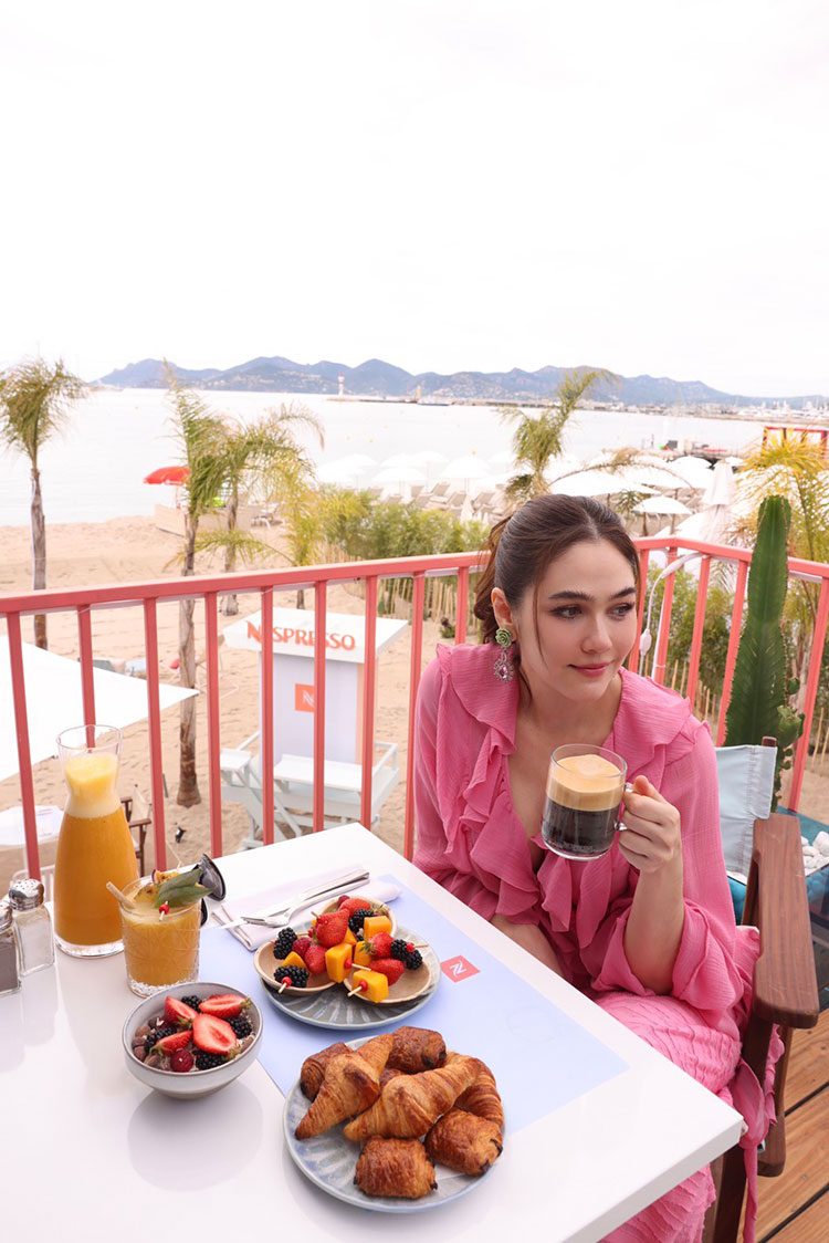 Lifestyle News, Nespresso, Cannes 2023, ชมพู่ อารยา, Friend of Nespresso, เทศกาลหนังเมืองคานส์, อีเวนท์, Nespresso La Plage, กาแฟ, แคปซูล, ฝรั่งเศส, เครื่องชงกาแฟแคปซูล, แคปซูลกาแฟ