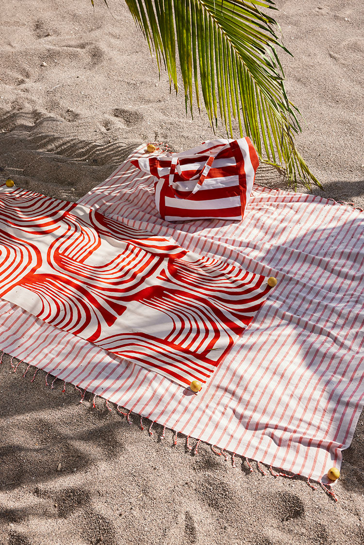Fashion News, H&M HOME, คอลเลคชั่นใหม่, ซัมเมอร์ 2023, ฤดูร้อน, เครื่องใช้, ของแต่งบ้าน, สีสันสดใส, สีส้ม, สีเหลือง, สีชมพู, สีน้ำเงิน, สีขาว, ไอเทมชายทะเล, ผ้าขนหนู, กระเป๋าชายหาด
