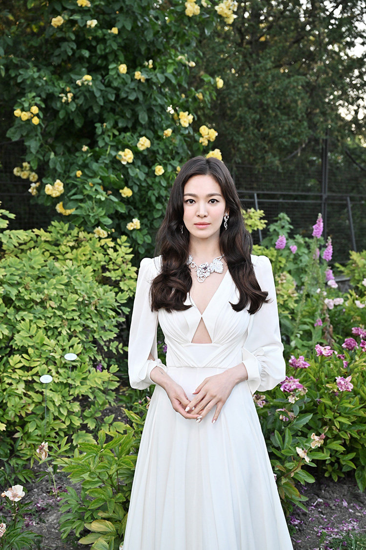 Fashion News, CHAUMET, ซงฮเยคโย, Song Hye Kyo, Brand Ambassader, แบรนด์แอมบาสเดอร์, ชาอึนอู, Cha Eun Woo, Friend of CHAUMET, ฝรั่งเศส, เครื่องประดับหรู, ประเทศสิงคโปร์, ION Orchard, ห้างสรรพสินค้า