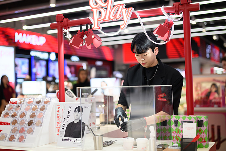 Beauty News, ESPOIR, เอสปัวร์, Powder & Play, อายแชโดว์, บลัชออน, ไฮไลท์, คอนทัวร์, เมคอัพ, อีเวนท์, กิจกรรมพิเศษ, ครีเอทพาเลทเอง, โปรโมชั่น, ราคา, พิเศษ, โปรเมคอัพ, แบรนด์เกาหลี