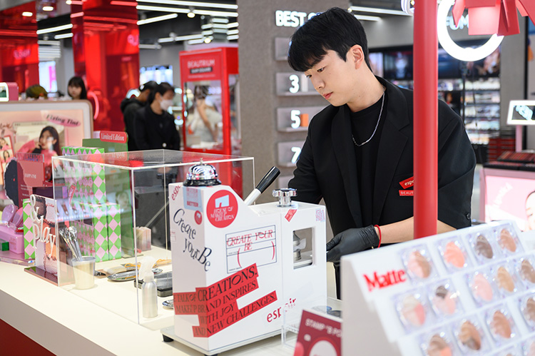 Beauty News, ESPOIR, เอสปัวร์, Powder & Play, อายแชโดว์, บลัชออน, ไฮไลท์, คอนทัวร์, เมคอัพ, อีเวนท์, กิจกรรมพิเศษ, ครีเอทพาเลทเอง, โปรโมชั่น, ราคา, พิเศษ, โปรเมคอัพ, แบรนด์เกาหลี