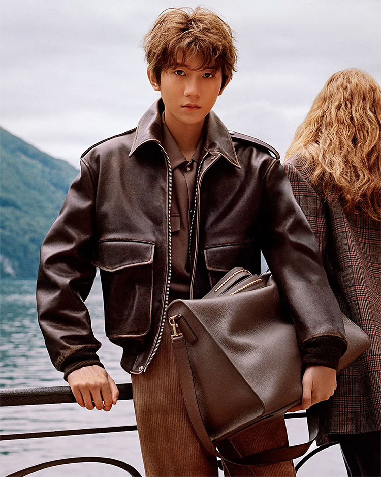Fashion News, Bally, Fall/Winter 2023, campaign, แคมเปญใหม่, ซีซั่น, ฤดูใบไม้ร่วง-ฤดูหนาว 2023, Simone Bellotti, Alasdair McLellan, รอย หวัง, Roy Wang, แบรนด์แอมบาสเดอร์, วิลล่า เฮเลเนม, Villa Heleneum, ซิโมเน่ เบลล็อตติ