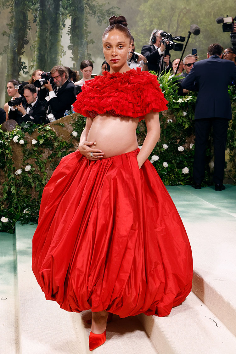 Fashion News, H&M, MET GALA 2024, AWKWAFINA, ADWOA ABOAH, PALOMA ELSESSER, QUANNAH CHASINGHORSE, HARI NEF, STEFON DIGGS, ชุด, เดรส, Ann-Sofie Johansson
