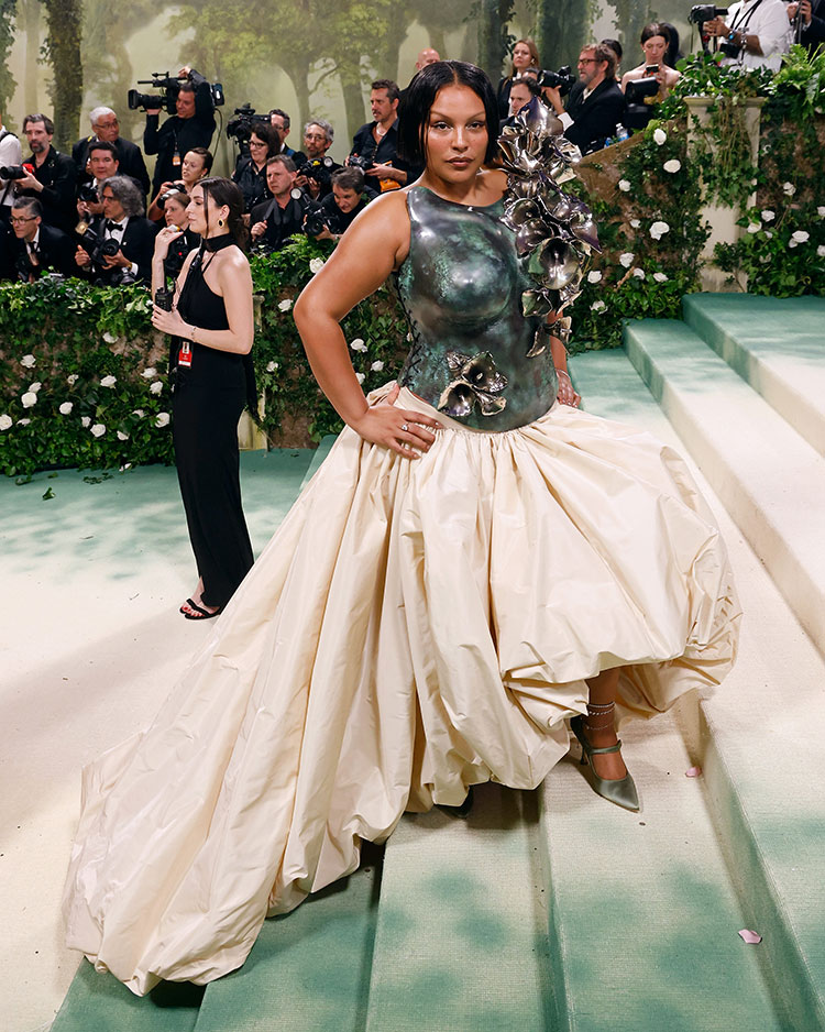 Fashion News, H&M, MET GALA 2024, AWKWAFINA, ADWOA ABOAH, PALOMA ELSESSER, QUANNAH CHASINGHORSE, HARI NEF, STEFON DIGGS, ชุด, เดรส, Ann-Sofie Johansson