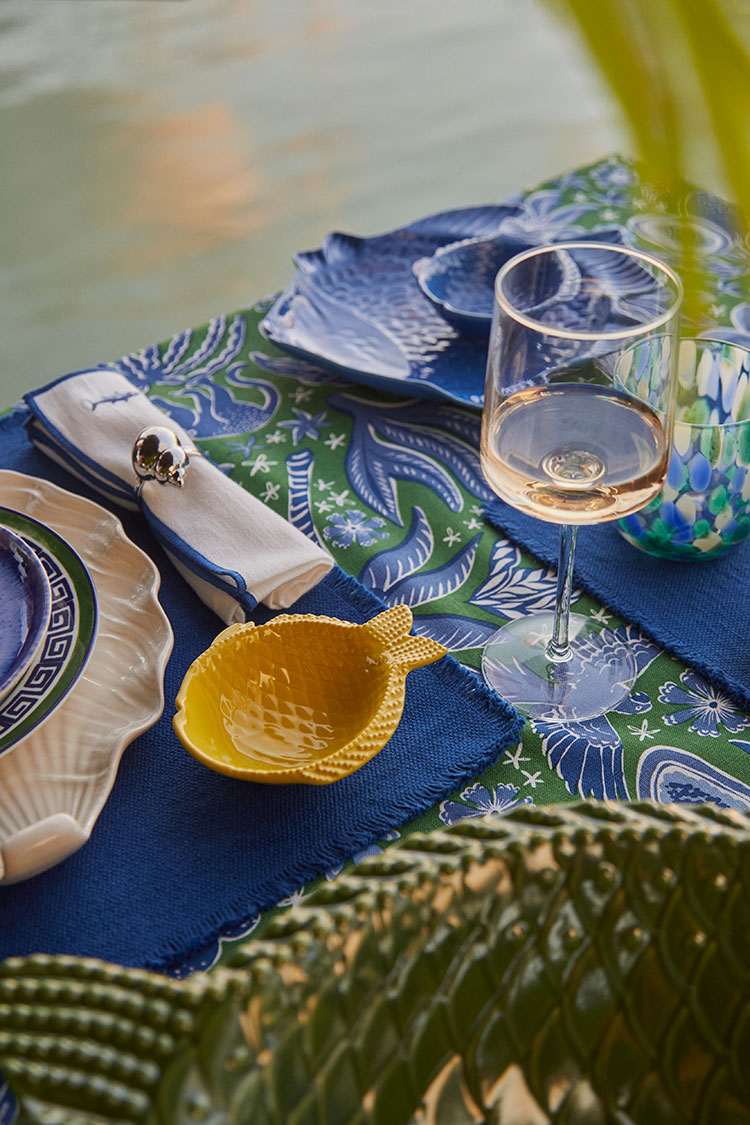 Fashion News, H&M HOME, คอลเลคชั่นใหม่, SUMMER 2024, ซัมเมอร์ 2024, ฤดูร้อน, เครื่องใช้, ของแต่งบ้าน, สีสันสดใส, สีเขียว, สีฟ้า, สีน้ำเงิน, แจกันรูปเปลือกหอย, ไอเทมชายทะเล, ผ้าขนหนู, กระเป๋าชายหาด